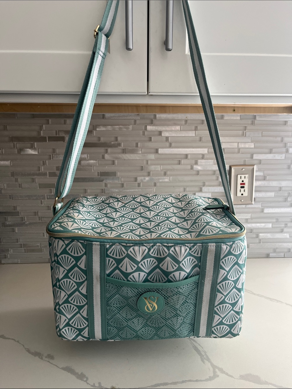 PINK Victoria's Secret Teal and White Patterned Insulated Lunch Bag